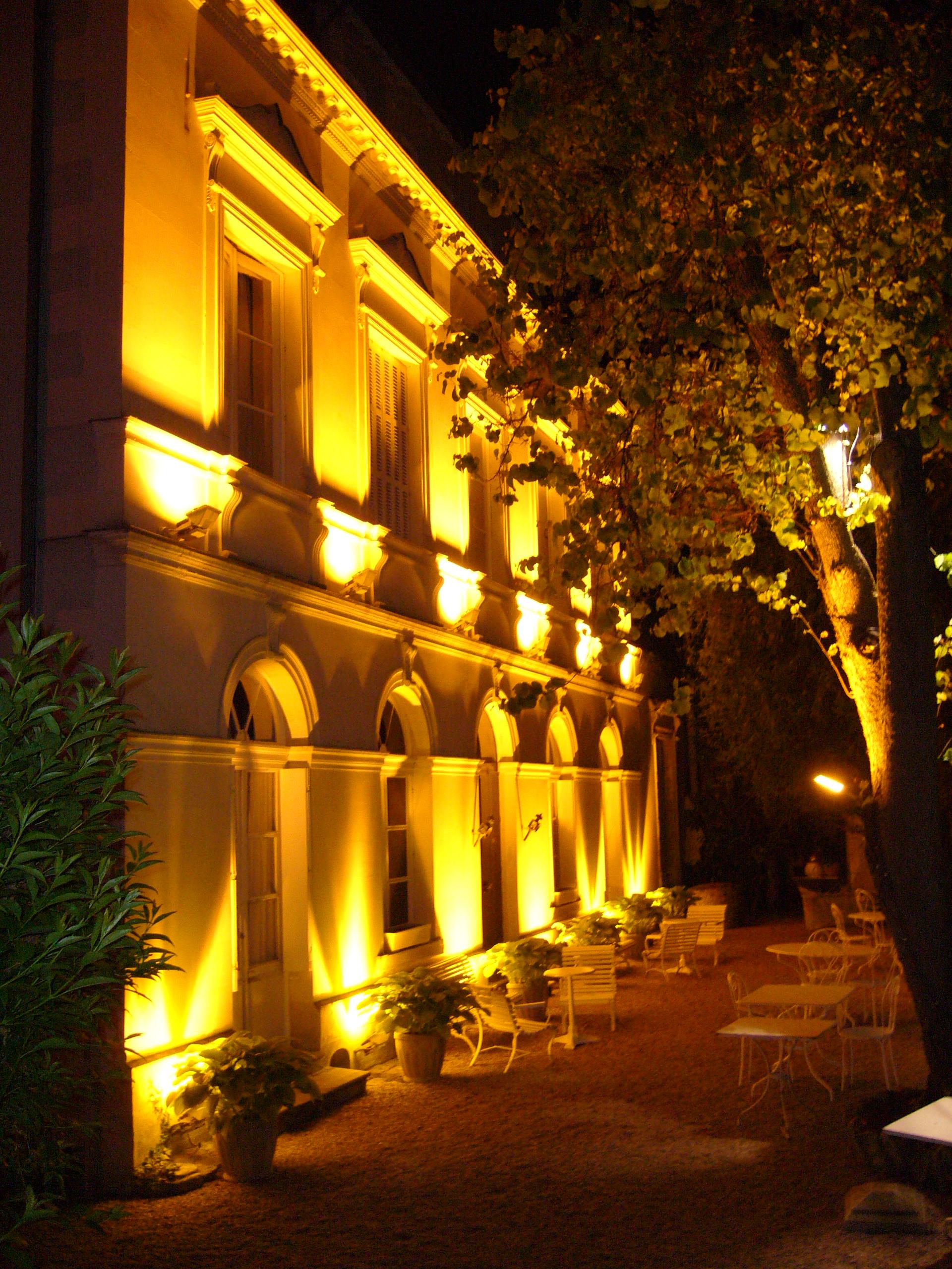 Hotel Grand Monarque 아제르히도 외부 사진