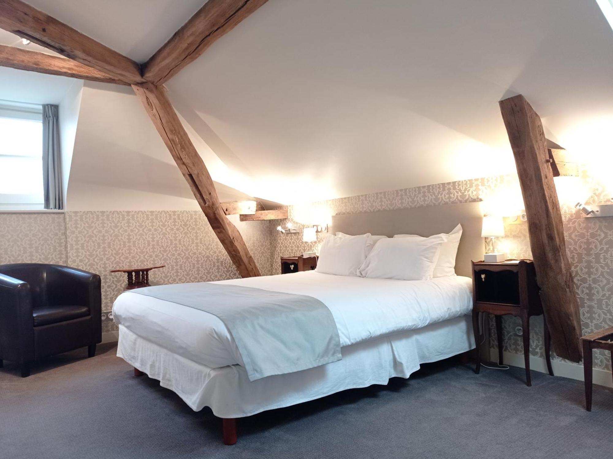 Hotel Grand Monarque 아제르히도 외부 사진