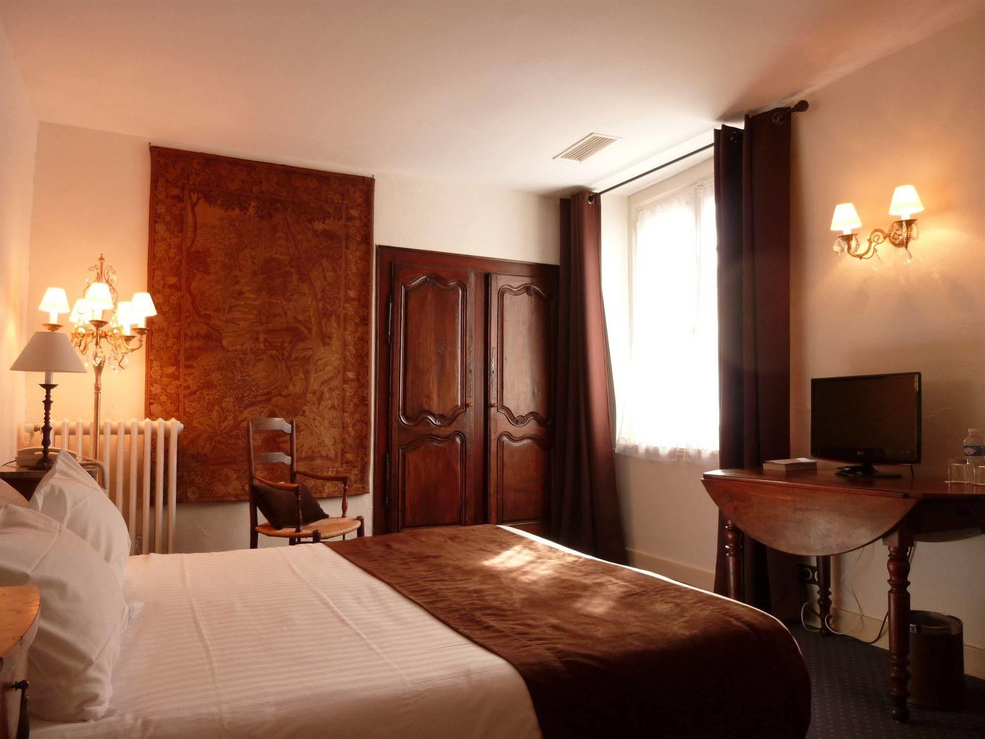 Hotel Grand Monarque 아제르히도 외부 사진