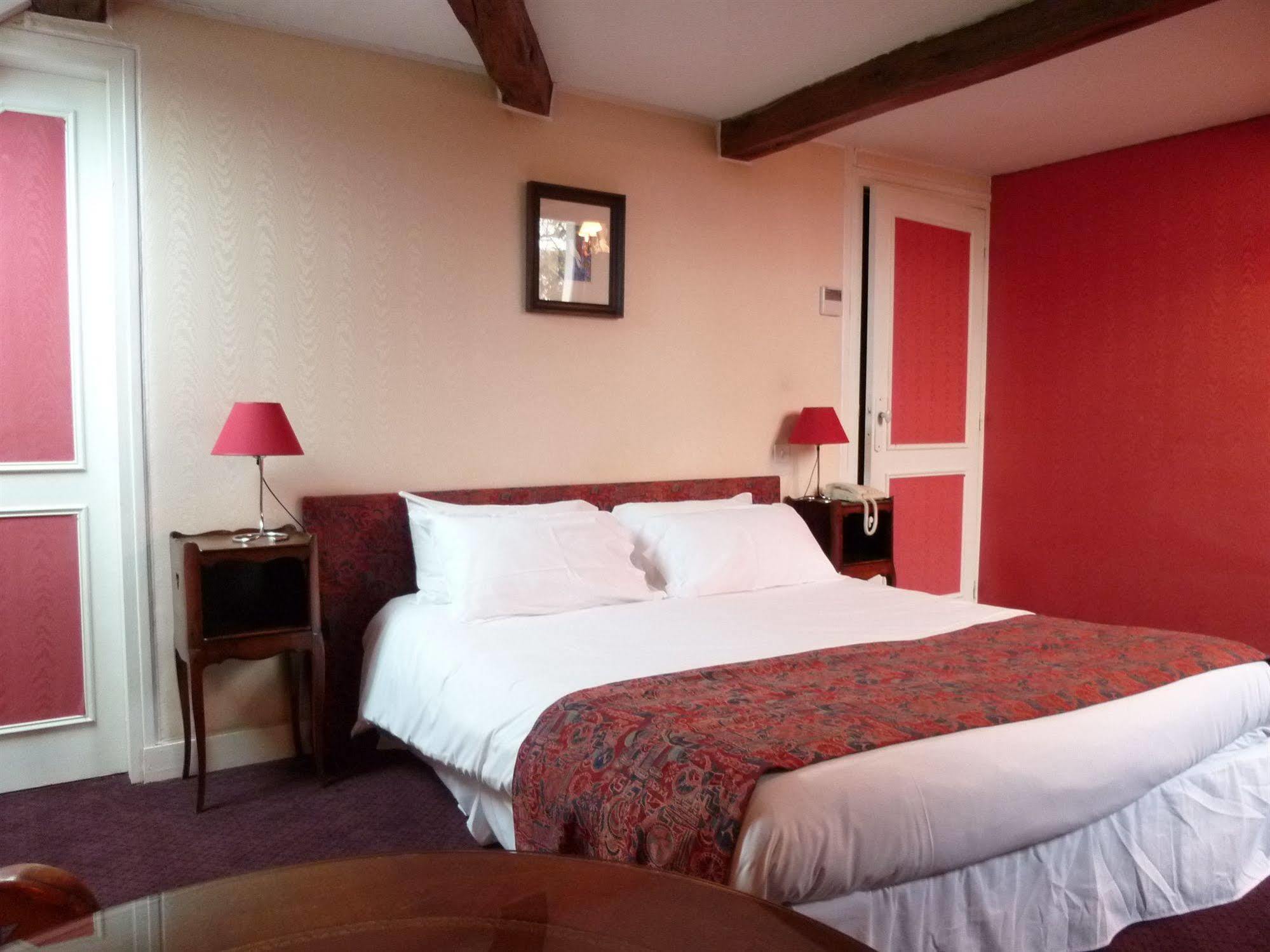 Hotel Grand Monarque 아제르히도 외부 사진
